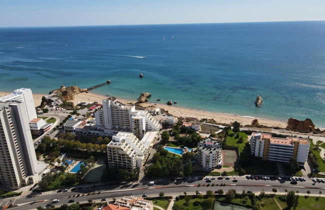 Amazing Green Tower 3 Castle Flat With Balcony - Photo 35