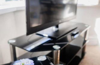 Spacious 6 bedroom House in Dudley with optional Nursery-Drive and Garage-Families and Contractors Welcome - Foto 39