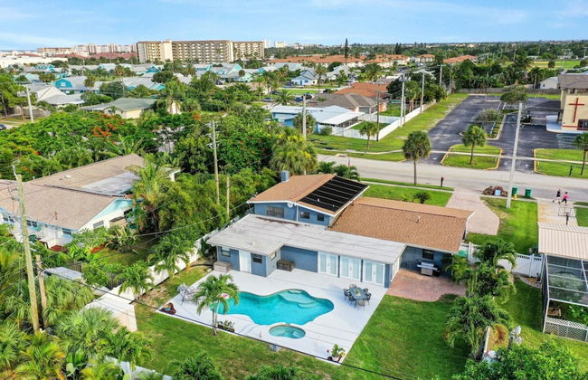 Kiss the Wave - Spacious 4BR 3BA w Pool hot tub - Foto 48