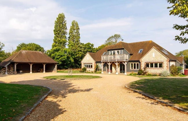 Secluded Barn Style Home With hot tub - Sleeps 12 - Foto 1