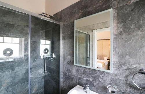 Northumberland Luxury Stays - The Chivits - Photo 36