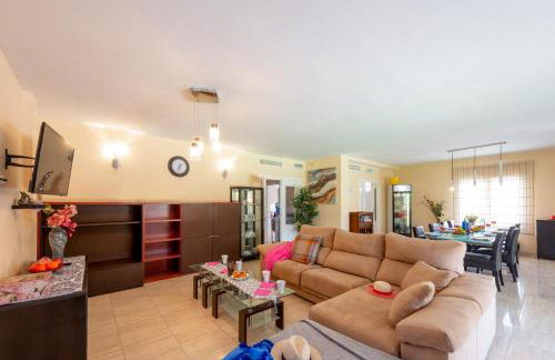 Villa Paraisos Sol by Villa Plus - Photo 18