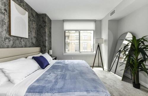 2BR Urban Retreat Gym Parkng and Scenic Rooftop - Foto 3