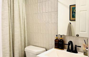 Bright and Stylish Historic Grant Park Retreat - Photo 26