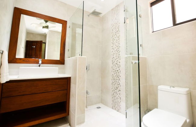 Elegant 3BR Beachfront Condo with Spacious Interior, Ocean-View Terrace & Direct Access to Playa Flamingo - Photo 24