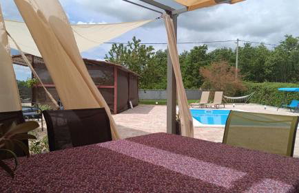 Green Oasis Near Barban - A House with a Pool, pet frendly - Foto 1