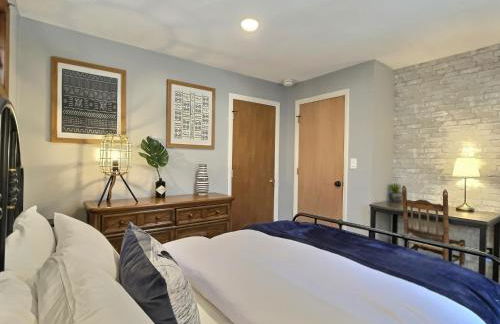 The Big Lebearski - AC, Grill, Fire Pit, Hot tub! - Foto 14