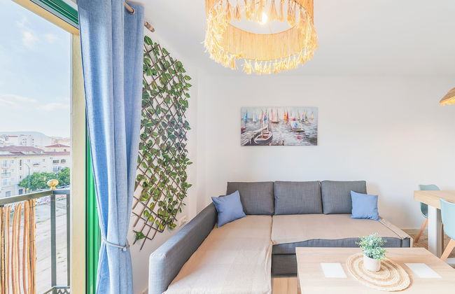 Skysea Malaga Centro frente al Rio - Photo 25