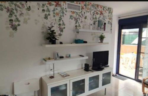 Piso planta baja y gran patio con piscina comunitaria de alquiler temporal - Foto 10