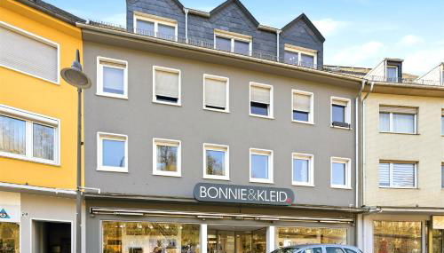 BAT Home Solutions Saarburg Altstadt - alles was ein Hotel nicht bietet - 3 Apartments 45 bis 75 qm für bis zu 12 Personen - direkt unter der Burg - 2 Min zur Altstadt - Weinbergblick, Heimkino und E-Ladesäulen - Photo 2