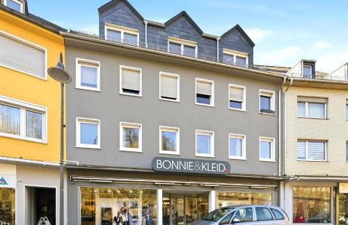 BAT Home Solutions Saarburg Altstadt - alles was ein Hotel nicht bietet - 3 Apartments 45 bis 75 qm für bis zu 12 Personen - direkt unter der Burg - 2 Min zur Altstadt - Weinbergblick, Heimkino und E-Ladesäulen - Foto 6