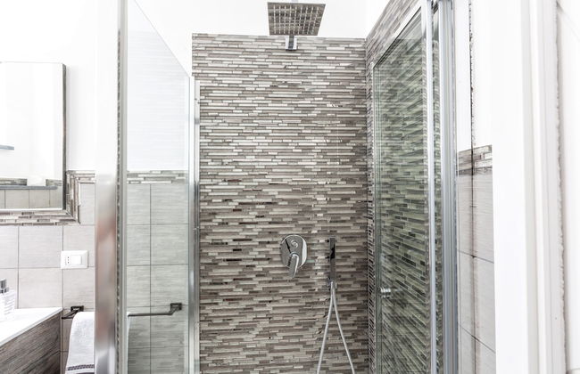 New & Stylish two Bedroom Apartment with Balconies - Foto 25