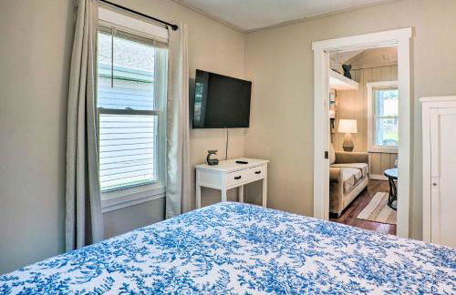 Chic Cottage with Private Yard Steps to Beach! - Foto 17