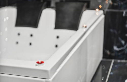 Love Room - Suite avec jacuzzi et sauna privatif - Foto 6