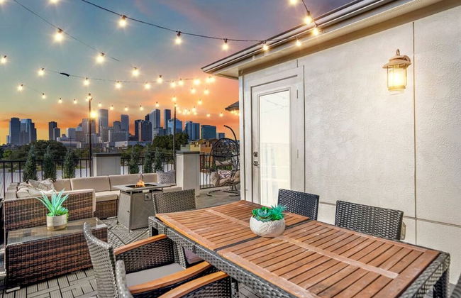 Luxury Downtown Home w Rooftop Deck in the Skyline - Foto 18