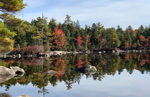 Beautiful Maine Retreat 4 Bdrm Lakeside Cottage - Foto 1