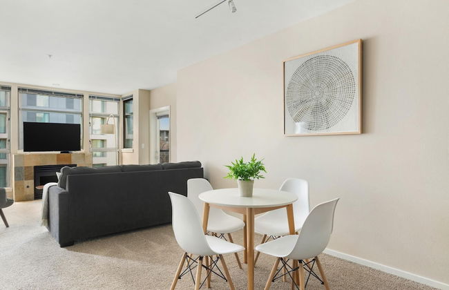 Bellevue Spacious 2BD 2BA Apartment - Foto 2