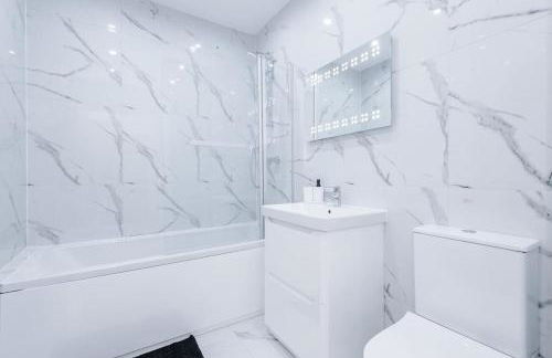 Heart Of Didsbury, Private Gated Car Park by HASS HAUS - Foto 23