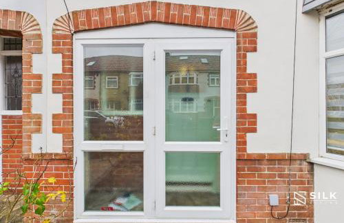 Refurbished 4-Bed, Open-Plan Living, Sleeps 10 - Foto 46