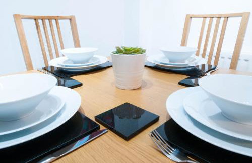 The Dakota - next to East Midlands Airport - Photo 11