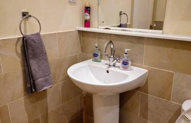 2 Bedroom Modern stylish Apt in Glasgow City Centre - Photo 22