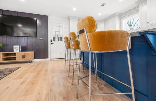 Outdoor Projector, Arcade, Fire Pit, 2 Car Garage, 2 Living Rooms - Foto 13