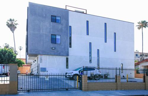 Stylish 3 BR/3BR family house - Photo 2