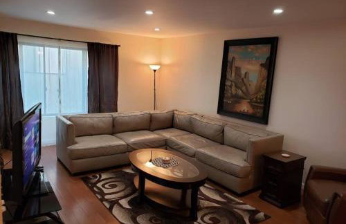 Beautiful Spacious 2 Bedroom, 2 Bathroom Condo - Foto 21