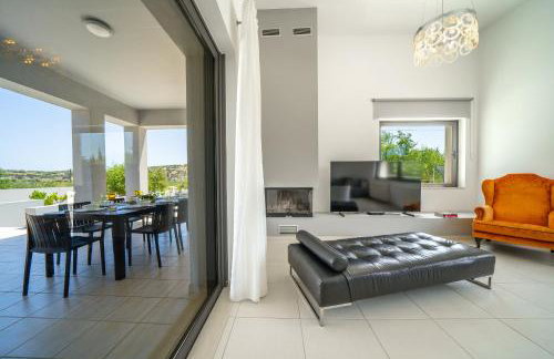 Nostra Terra Villa, 2-acre Secluded Nature Escape with Heated Pool, By ThinkVilla - Foto 36