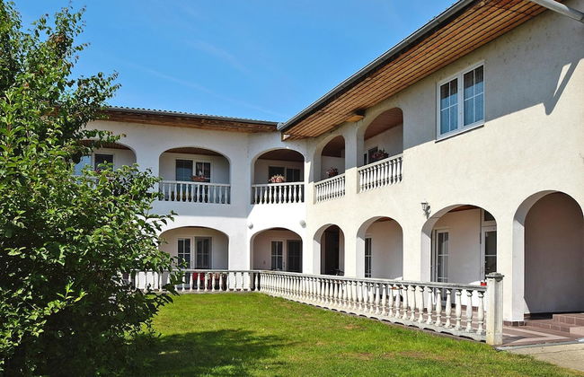 Flat in Podersdorf am See With Balcony - Photo 1