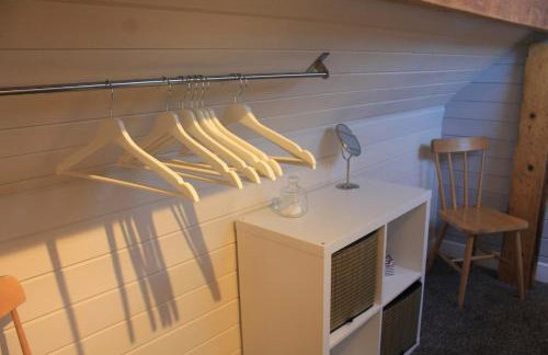 The Scullery - a quirky annex with wood fire - Foto 15