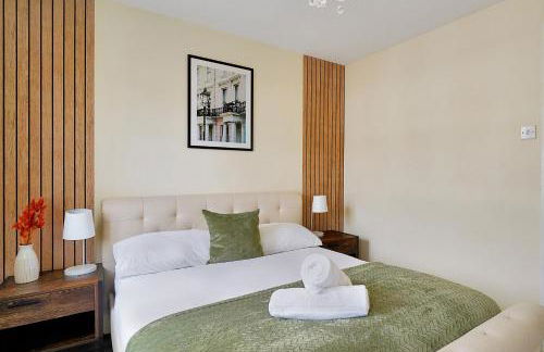 Thames Family Retreat, 2 bed house, Sleeps 6, with Parking and Garden - Foto 12