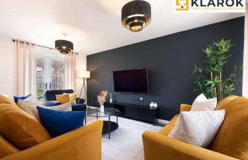 Four Bedroom Semi Detached House By Klarok Accommodation Peterborough With Free Parking & Garden - Foto 4