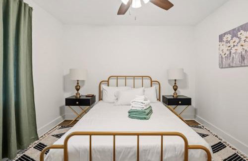 Boho Retreat with 2 Masters and Plenty of Space - Foto 44