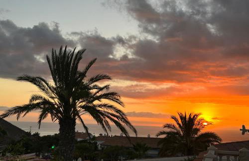 Villa Azure Horizon and Breeze - Panoramic Ocean View and Heated Pool - Foto 6