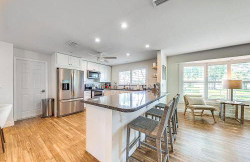 Location, Location! Stylish Home in Palm Beach! - Photo 13