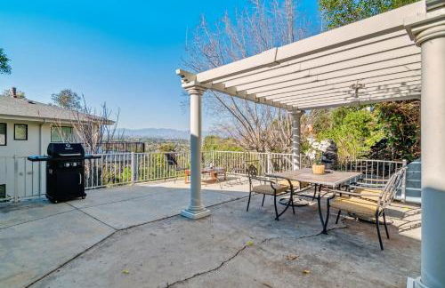 Quiet Home with Spectacular Scenic Mountain Views near Universal Studios Hollywood - Photo 22