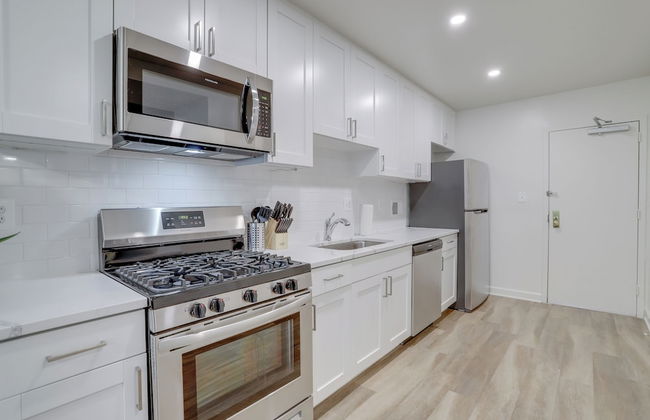 Elegant Apartments Near the Pentagon - Photo 73