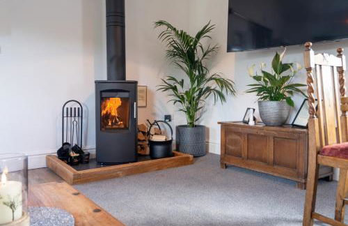 PEAK DISTRICT ROMANTIC Courtyard Loft, with Outdoor Japanese Whirlpool Bath - Foto 48