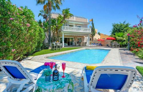 Villa Paraisos Sol by Villa Plus - Photo 22