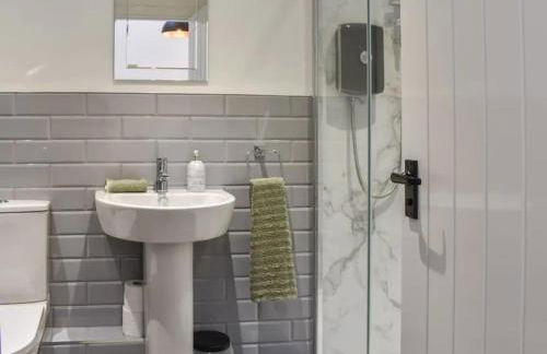 Blundens Holiday Lets - Ffos Las - Photo 14