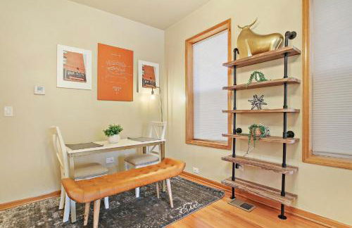 2 Bed Near OHare - Free Garage Parking - Quiet Stay - Foto 17