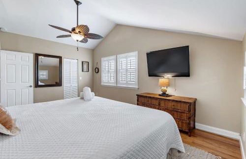 Florida Breeze l Hot Tub l Walkable - Foto 45