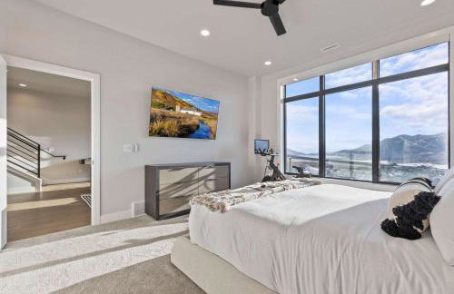 Mountain House PC, Snowy Lake Views Private Hot Tub, New Build, Jordanelle Lake! - Foto 16