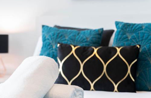 Four Bedroom House - Parking - Garden - Netflix 22C - Foto 28