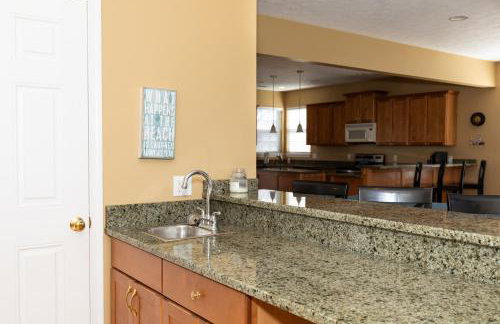 5 Bedroom Home in Old Homestead II - Photo 34