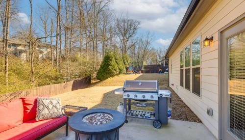 1 Mi to Lake Lanier Modern Home with Patio and Yard! - Foto 2