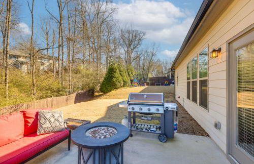 1 Mi to Lake Lanier Modern Home with Patio and Yard! - Foto 2