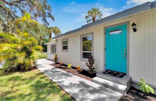 Family Friendly Beach Escape - Modern Retreat near Beaches - Sleeps 6 - Fast WiFi - Foto 40