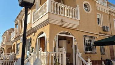 Holiday home in Costa Blanca - 3 bedroom house with pool sleeps 8, close to beach - Foto 5